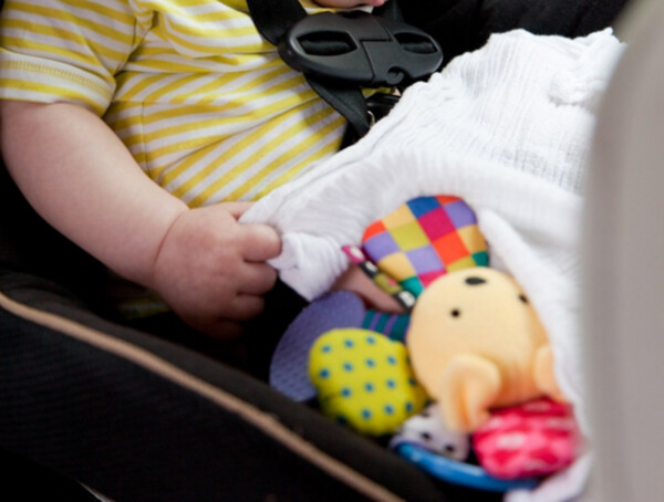 Πάτρα: Μωρό 15 μηνών κλειδώθηκε κατά λάθος σε αυτοκίνητο