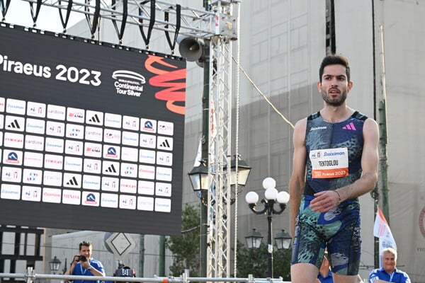 Μίλτος Τεντόγλου: Πρώτος στο Piraeus Street Long Jump με άλμα στα 8,03