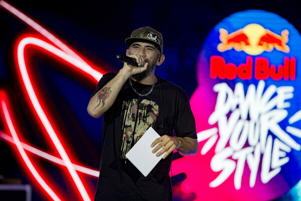 Ο 12ος Πίθηκος μας βάζει στο ρυθμό του Red Bull Dance Your Style 