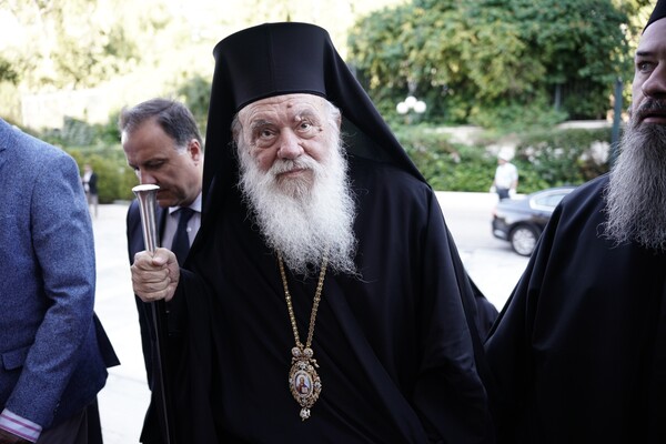 Νέα παρέμβαση αρχιεπισκόπου: «Δεν διακρίνουμε τους Έλληνες σε χριστιανούς ή μη»
