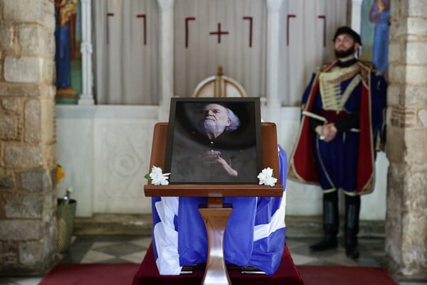 Γιάννης Μαρκόπουλος: Σε λαϊκό προσκύνημα η σορός του στο παρεκκλήσι της Μητρόπολης Αθηνών