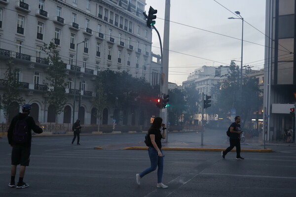 Ναυάγιο στην Πύλο: Επεισόδια στο κέντρο της Αθήνας - Χημικά, κρότου λάμψης και μολότοφ