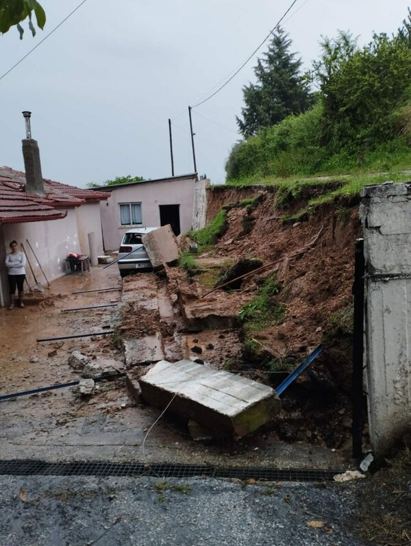 Κακοκαιρία - Τεράστια προβλήματα από τις πλημμύρες: 84 τόνοι νερό σε ένα στρέμμα μέσα σε επτά ώρες 