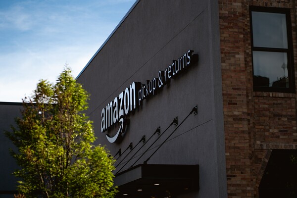 Amazon: Μήνυση για εξαπάτηση εκατομμυρίων καταναλωτών