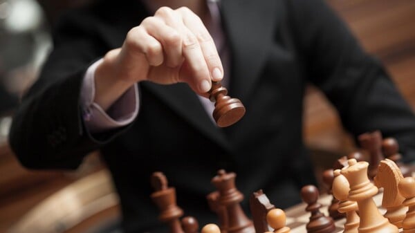 Η Ελλάδα παίζει σκάκι – Χαρτογραφώντας το νέο εγχώριο κύμα 