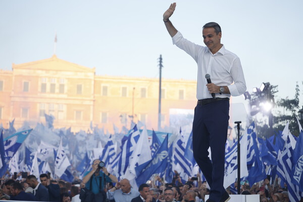 Εκλογές 2023: Live η ομιλία του Κυριάκου Μητσοτάκη στο Σύνταγμα