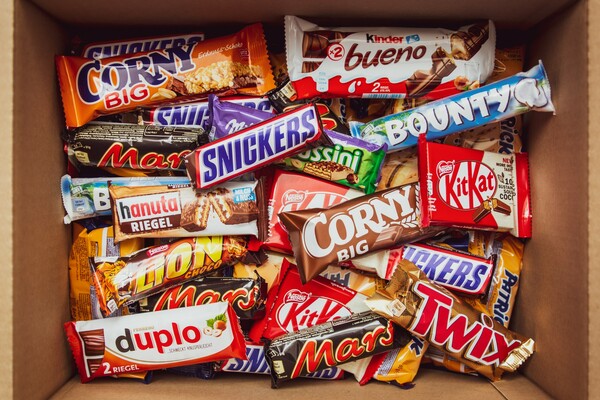 Άσχημα νέα για όσους αγαπούν τα γλυκά: Οι τιμές του κακάο εκτοξεύτηκαν και η σοκολάτα όλο και θα ακριβαίνει