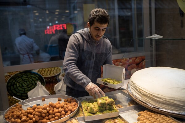 Έρευνα: Ένας στους τρεις Έλληνες θεωρεί πως ο μπακλαβάς είναι τουρκικό γλυκό 