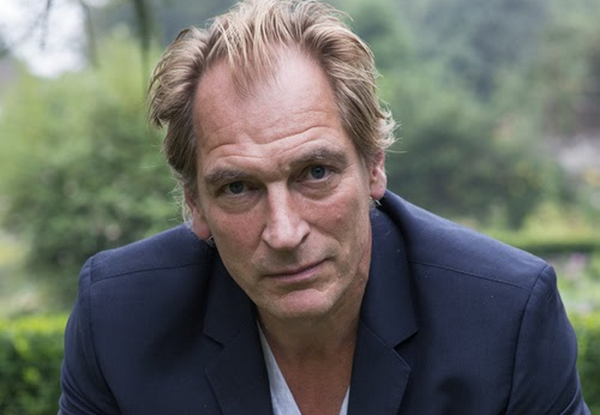 Julian Sands: Βρέθηκαν λείψανα στην περιοχή όπου εξαφανίστηκε ο ηθοποιός