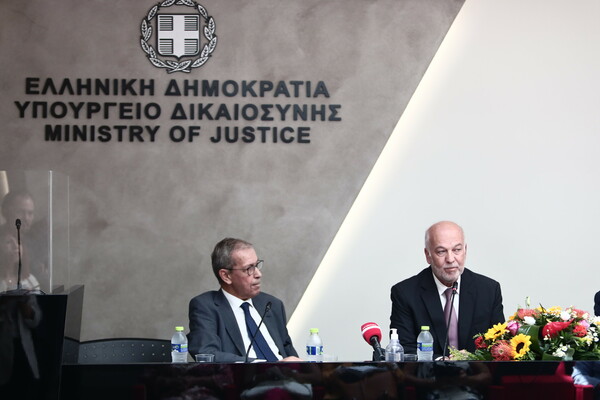 Τελετές παράδοσης-παραλαβής: Μηνύματα και στόχοι των νέων υπουργών