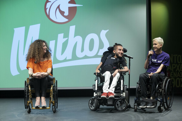 «Μυθικές» συναντήσεις που μας χωράνε ΟΛΟΥΣ από τη μπύρα Mythos