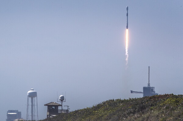 Η SpaceX εκτόξευσε ένα ευρωπαϊκό τηλεσκόπιο στο διάστημα για να μελετήσει το «σκοτεινό σύμπαν»