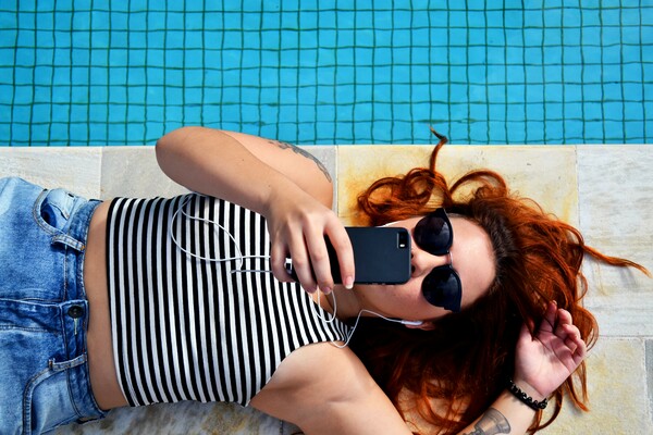Ζήσε το πιο ξέγνοιαστο καλοκαίρι με unlimited data από τη Nova για να μην ξεμείνεις ποτέ