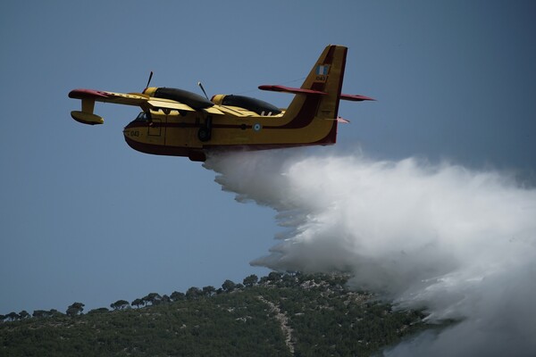 Φωτιές στη Λέσβο και την Ηλεία- Σηκώθηκαν αεροπλάνα και ελικόπτερο