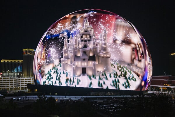 Εντυπωσιακές εικόνες από την μεγαλύτερη προβολή βίντεο στον κόσμο - Αποτελείται από 1,2 εκατομμύρια φωτάκια LED