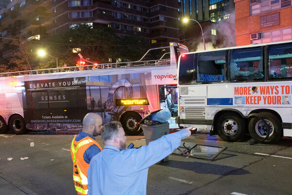 Σύγκρουση λεωφορείων στο Μανχάταν με δεκάδες τραυματίες 