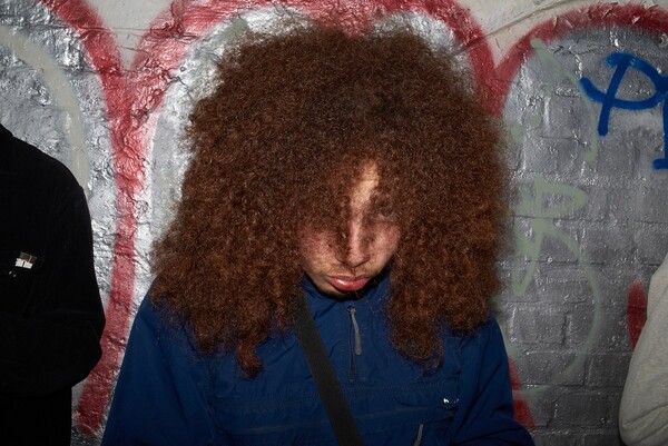 Μέσα στην ιδρωμένη φρενίτιδα των παράνομων raves