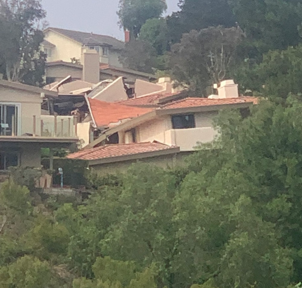 Καλιφόρνια: Ανησυχία για τις κατολισθήσεις που έχουν καταστρέψει 12 σπίτια