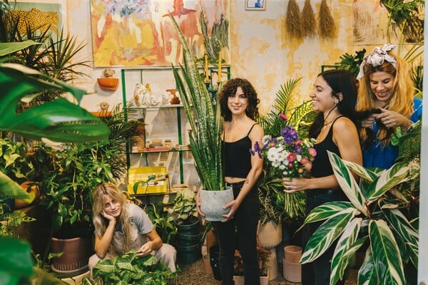 CHECK Plant Sitting: Κάποιοι θα προσέχουν τα φυτά σας όσο εσείς κάνετε διακοπές