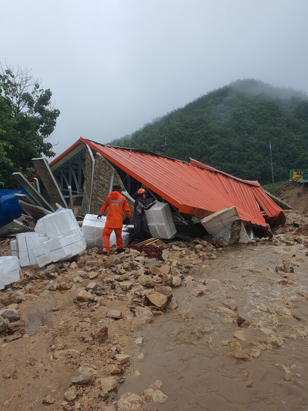 Φονικές πλημμύρες στη Νότια Κορέα: Δεκάδες νεκροί και αγνοούμενοι 