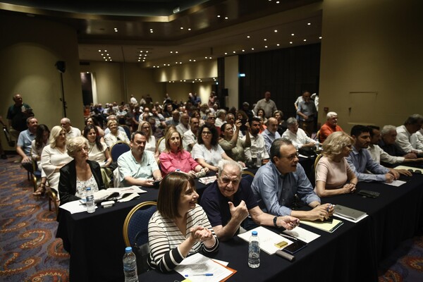 ΣΥΡΙΖΑ: Παππάς, Πολάκης και Τζουμάκας έθεσαν υποψηφιότητα για την ηγεσία - Εξελίξεις στην κούρσα διαδοχής