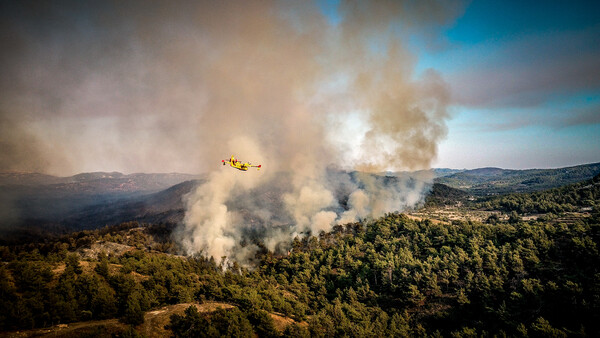 Φωτιά στη Ρόδο: Σε κατάσταση έκτακτης ανάγκης κηρύχθηκαν τρεις περιοχές