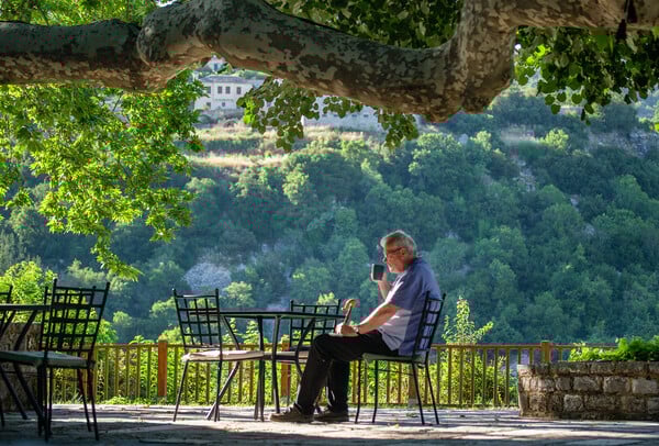 Jim Potts: Ένας Κερκυραιο-ηπειρώτης Έλληνας στο πνεύμα και στην καρδιά με καταγωγή από το Ντόρσετ