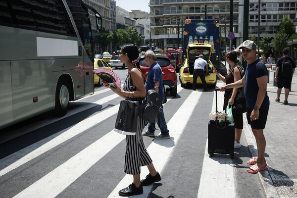 Καύσωνας: «Η ζέστη που έρχεται από την άσφαλτο πάνω μας είναι τουλάχιστον 55 βαθμούς Κελσίου»