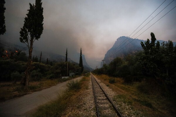 Φωτιές: Μάχη με τις φλόγες σε χωριά της Ρόδου, νέα πυρκαγιά στην Εύβοια- Η κατάσταση στα πύρινα μέτωπα 