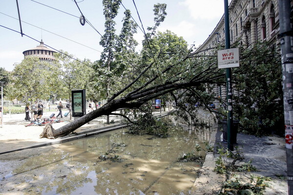 Ιταλία: Επτά νεκροί από τις πυρκαγιές και τις πλημμύρες