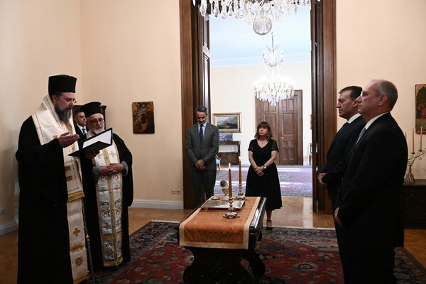 Ορκίστηκαν οι νέοι υπουργοί Οικονόμου και Βρούτσης