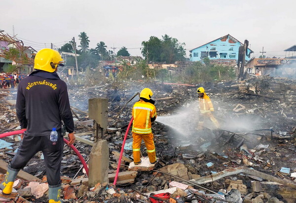 Ταϊλάνδη: Εννέα νεκροί και 100 τραυματίες από έκρηξη σε αποθήκη πυροτεχνημάτων