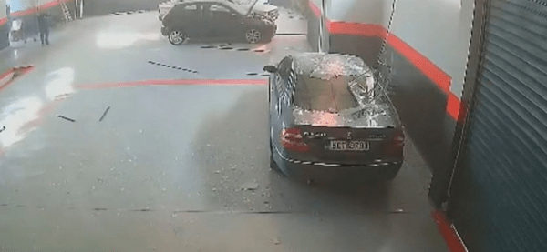 Φωτιά στη Νέα Αγχίαλο: Νέο βίντεο από τις εκρήξεις