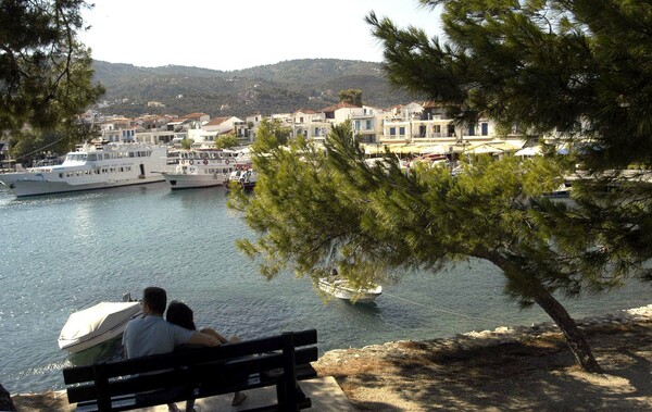 Τα 21 ελληνικά νησιά που προτιμούν οι Γερμανοί τουρίστες