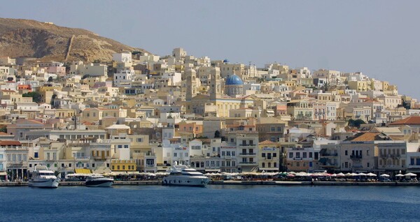 Τα 21 ελληνικά νησιά που προτιμούν οι Γερμανοί τουρίστες 