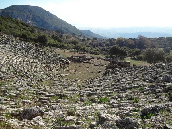 Μετά από 21 αιώνες το άγνωστο αρχαίο θέατρο της Κασσώπης ανοίγει για το κοινό