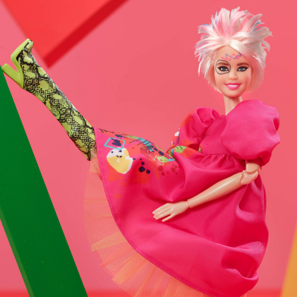 H «Weird Barbie» κερδίζει την αναγνώριση που της αξίζει