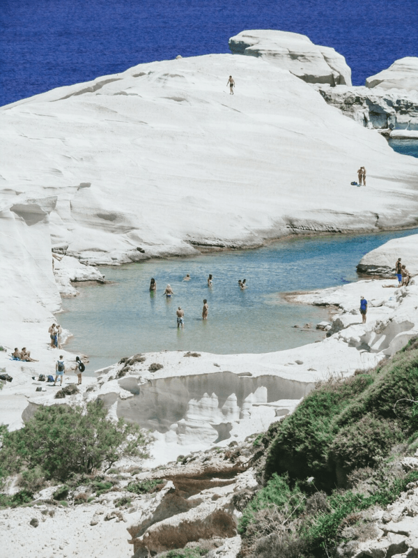 Η Vogue ξεχωρίζει τις πιο όμορφες ελληνικές παραλίες