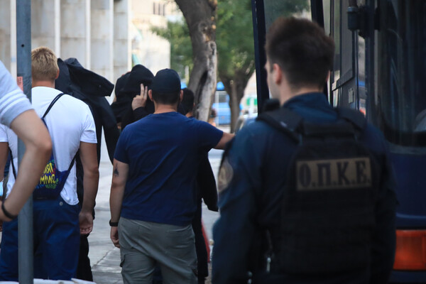 Νέα Φιλαδέλφεια: Στη ΓΑΔΑ μεταφέρεται ο 19χρονος που συνελήφθη στην Κακαβιά