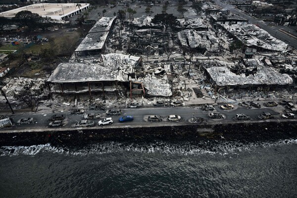Χαβάη: «Δεν ξέρω αν θα τα καταφέρουμε» - Διασωθέντες από τις φωτιές περιγράφουν τις μαρτυρικές στιγμές