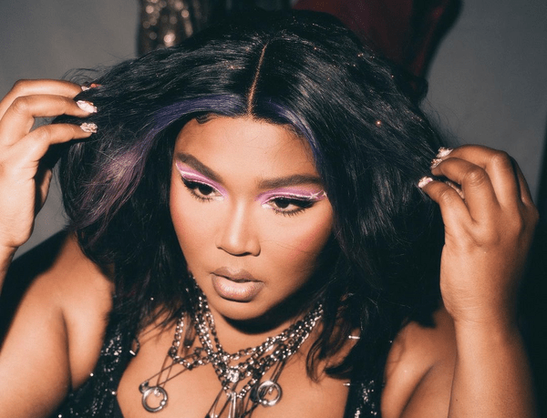 Lizzo: Νέες καταγγελίες για ανάρμοστη σεξουαλική συμπεριφορά – Έχει χάσει 200.000 followers