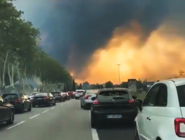 Φωτιά στη Γαλλία: Απομακρύνθηκαν 3.000 κάτοικοι - Απειλείται παραθαλάσσιο θέρετρο