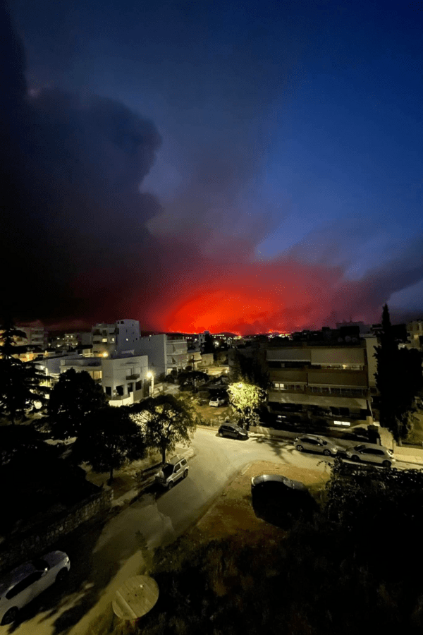 Φωτιά στην Αλεξανδρούπολη: Σε εξέλιξη επιχείρηση για προληπτική εκκένωση του νοσοκομείου