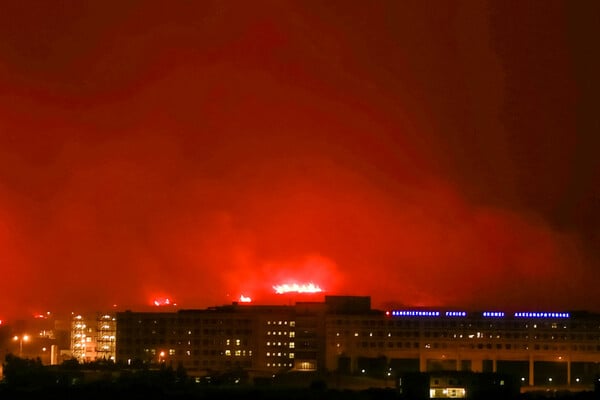 Φωτιά στην Αλεξανδρούπολη: Γέννησε κατά τη διάρκεια της εκκένωσης του νοσοκομείου