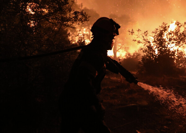 Φωτιά στη Σαμοθράκη- Μήνυμα 112 για εκκένωση περιοχής