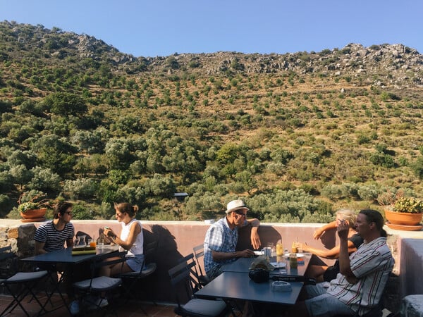 Στη Μηλιά, σε έναν πρώην εγκαταλελειμμένο μεσαιωνικό οικισμό των Χανίων και νυν πρότυπο οικοτουρισμού