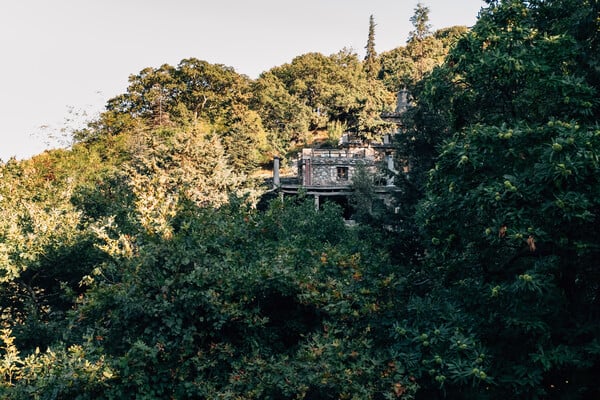 Στη Μηλιά, σε έναν πρώην εγκαταλελειμμένο μεσαιωνικό οικισμό των Χανίων και νυν πρότυπο οικοτουρισμού
