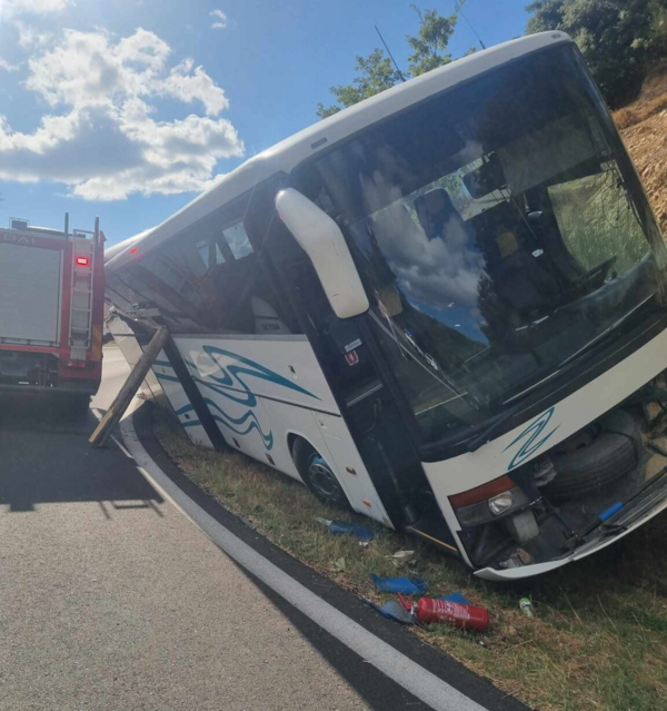 Σπάρτη: Λεωφορείο έπεσε σε χαντάκι- Χωρίς τις αισθήσεις του ο οδηγός