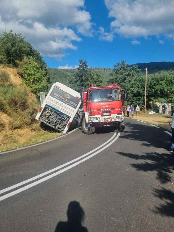 Σπάρτη: Λεωφορείο έπεσε σε χαντάκι- Χωρίς τις αισθήσεις του ο οδηγός