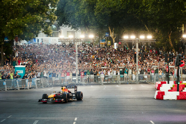 Ετοιμάσου για το Red Bull Showrun by ALUMIL και δες από κοντά την εμβληματική RB7
